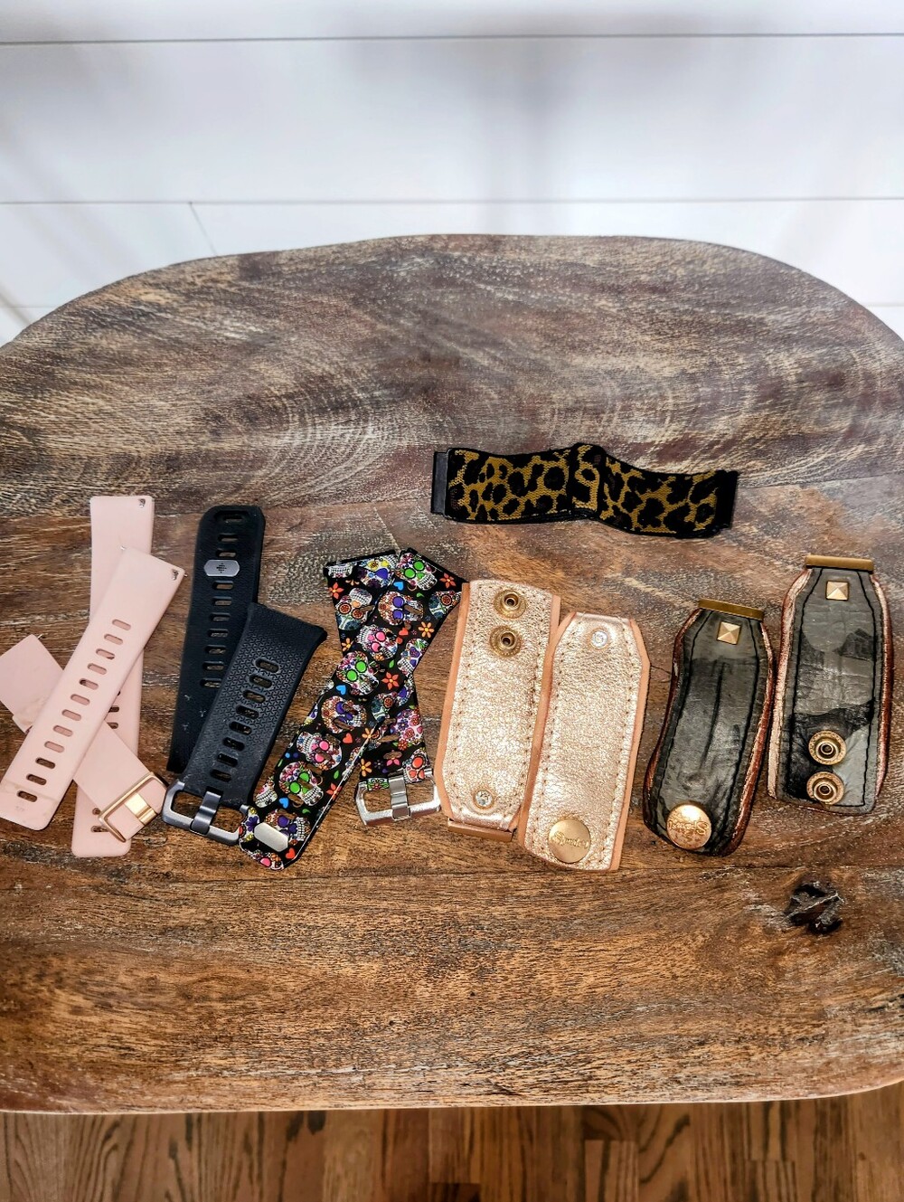 Assorted Fitbit Bands 2 Are Spark*l